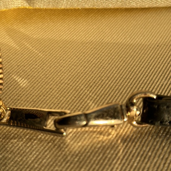 Fossil beautiful soft leather wristlet - Picture 7 of 7